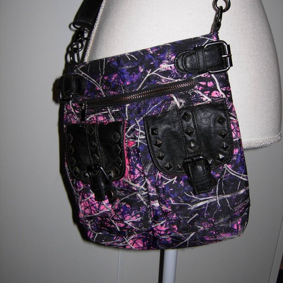 Monte Vista Muddy Girl Crossbody Handbag - Picture 2 of 7